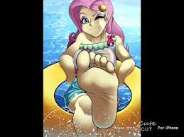 Fluttershy's human counterpart appears in the my little pony equestria girls film series.she is a student at canterlot high school, an animal rescue center. Mlp Eg Fluttershy Is Showing Her Big Feet Youtube