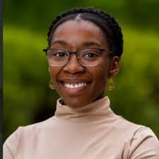 Miranda Beach's Instagram, Twitter & Facebook