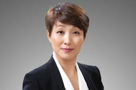 Kay Lee's Instagram, Twitter & Facebook