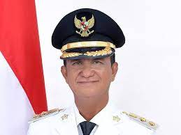It comprises a group of islands situated to the north of sulawesi. Zbpuya7l83p3ym
