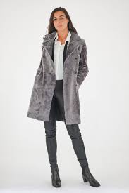 Explorez une sélection tendance de manteaux de fourrure, conçus par des marques de luxe. Manteau Femme Gris En Peau Lainee Benedetta Novi Aline Gris Cesare Nori Depuis 1955
