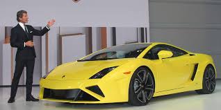 Quali sono i confronti più popolari? Lamborghini Aventador Vs Ferrari 458 Italia