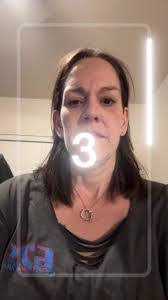 Lori Bedford's Instagram, Twitter & Facebook