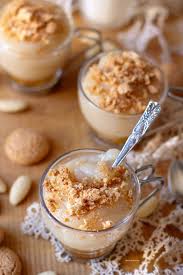 È molto semplice da preparare e ideale da servire a colazione o merenda accompagnata da un buon bicchiere di latte vegetale o succo di frutta fatto in casa. Crema Al Latte Di Mandorle Con Amaretti E Mele Dolci Di Frolla