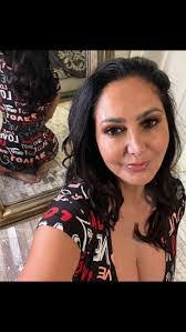 Tamra Wilson's Instagram, Twitter & Facebook