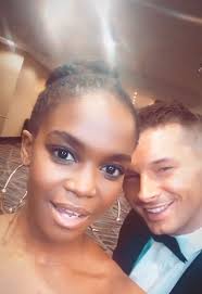 Das tanztalent otlile mabuse lernt laufen oti wurde in einem kleinen dorf in südafrika geboren und wuchs mit ihren beiden älteren schwestern phemelo. Nach Dating Gerucht Erste Bilder Von Oti Mabuse Mit Ehemann Promiflash De