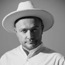 Poslušajte poddajo ALEXEY ROMEO