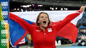 Narozdíl od svých kolegyň ze světa vrcholového sportu vede oštěpařka barbora špotáková (28) úplně normální život. Bara Spotakova Bere Bronz Youtube