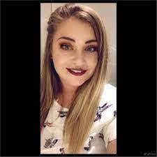 Lindsey Selby's Instagram, Twitter & Facebook