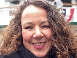 Diana Manny's Instagram, Twitter & Facebook