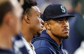 Mitch Haniger's 'reverse signing' event a success, plus an update