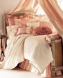 اجمل اثاث المفارش مفارش غرف نوم عصريه مفارش غرف نوم كلاسيكية Shabby Chic Bedrooms Chic Bedroom Elegant Home Decor