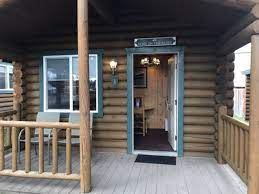 The villa has a kitchenette, an ironing set and smoke detectors in the rooms, and an en suite bathroom has showers, a bathtub and jacuzzis. Cabin Creek Inn 21 Photos 20 Reviews Hotels 211 N Main St Thayne Wy United States Phone Number