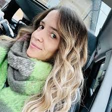 Elisa Mari's Instagram, Twitter & Facebook