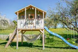 Wer ein haus selber bauen möchte, erhofft sich vor allem eine geringere finanzielle belastung. Stelzenhaus Spielhaus Diy Klapptisch Home And Herbs