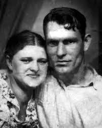 Elizabeth Burchett's Instagram, Twitter & Facebook