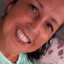 Looking for a reliable pet sitter for house sitting