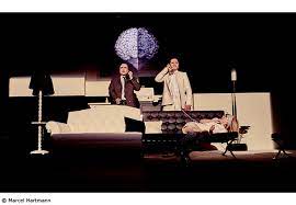 Unanimement salué par la critique, tant pour la mise en scène que pour l'interprétation, michel fau ne se laisse pas griser par le succès. Un Amour Qui Ne Finit Pas Theatre Antoine Simone Berriau Theatreonline Com