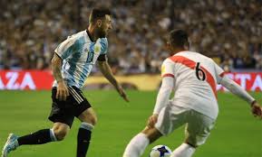 Un cierre de año en positivo para la selección de messi y scaloni. Horario Televisacion Y Formaciones De La Visita De Argentina A Un Peru Convulsionado