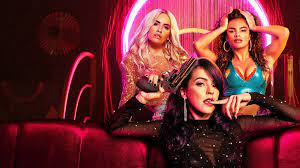 Coral, wendy, and gina, three prostitutes, flee in search of freedom, pursued by romeo, their pimp from the las novias club in tenerife, and his henchmen, moisés and christian. Sky Rojo Serie 2020 2021 Moviepilot De