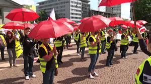 » weitere 3 übersetzungen für streik innerhalb von kommentaren. Erste Warnstreiks Im Einzelhandel In Berlin Und Brandenburg Rbb24