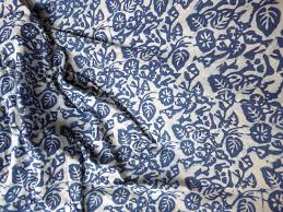 Grosses Indigoblaues Blattmuster Auf Batik Weiss Stempeldruck Blockprint Indien Indischer Baumwollstoff Meterware Stoff Naturf Blattmuster Indigo Stempel Druck