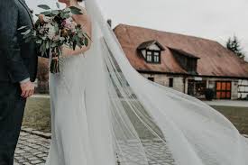 Poshmark makes shopping fun, affordable & easy! Marrymag Shabby Chic Hochzeit Schloss Hemhofen