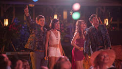 Zac efronanna kendrickadam devineaubrey plazastephen rootstephanie faracysugar lyn beard. Mike And Dave Need Wedding Dates Film 2016 Moviepilot De