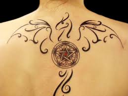 Lots of lines, lots of black, and a little bit of organized chaos. 31 Seductive Female Tattoo Designs For 2013