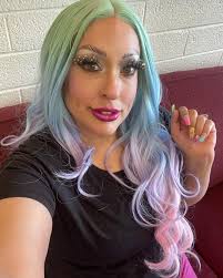 Rocking @humanhairforwhat Rhonda Mix. Used @lacebegone melting spray today  for the first time. The past couple of weeks I haven't glued any wig down.  I do like the idea of being able