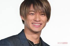 平野紫耀さんの弟・莉玖さんは2020年7月頃にアパレルブランドを立ち上げています。 ブランドの名前は 「rks ricky（リクスリッキー）」 。 å¹³é‡Žç´«è€€ã® å¤©ç„¶ã‚¹ãƒ†ãƒž ã§å®Ÿå¼Ÿã®ã‚¢ãƒ'ãƒ¬ãƒ«ãƒ–ãƒ©ãƒ³ãƒ‰ãŒçˆ†å£²ã‚Œã‹ é€±åˆŠå¥³æ€§prime ã‚·ãƒ¥ãƒ¼ã‚¸ãƒ§ãƒ—ãƒ©ã‚¤ãƒ  Youã®ã‚³ã‚³ãƒ­åˆºæ¿€ã™ã‚‹