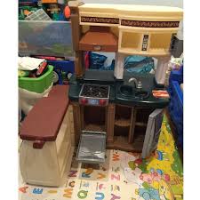 A great first kitchen playset. Step2 Fresh Market Play Kitchen Babies Kids On Carousell