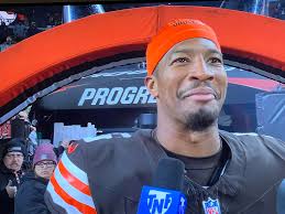 This is how I look at the chilis waitress when she brings me my triple  dipper