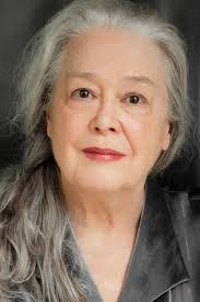 Louise Laprade's Instagram, Twitter & Facebook