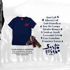 En el Oratorio San Antonio (México casi Treinta y Tres, Almagro) varios  pibes se reunían ahí para desafíos barriales de fútbol, entre ellos  Federico y Juan Monti, Franciso Xarau, los hermanos José