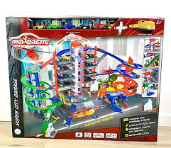 Le Super City Garage De Majorette Un Garage Geant De Folie A Voir Tres Bientot Sur La Chaine Superherosetcompagnie Youtube Joue Garage Lights Cereal Box