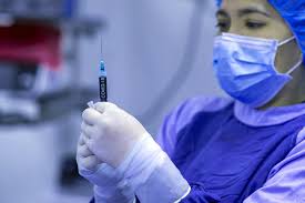 En la revista journal of the american medical association aparece un gran artículo en la sección de news and analysis bajo el título traducido: Rol De Los Empleadores Sera Clave Para Facilitar La Vacunacion Contra Covid 19 De Los Trabajadores Uss 2021