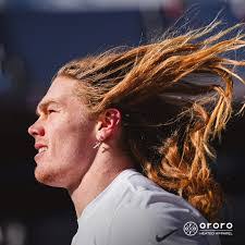 Kelli Stewart's Instagram, Twitter & Facebook