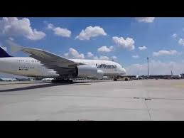Der flughafen münchen franz josef strauß ist der zweitgrößte deutsche flughafen, der siebtgrößte europas und ein wichtiges internationales drehkreuz. Muc Airport Munchen Flughafen Franz Josef Strauss Munchen Youtube