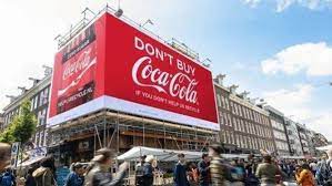 105 224 439 tykkäystä · 277 puhuu tästä · 20 422 oli täällä. Kreation Des Tages Coca Cola Ruft Zum Boykott Auf Gegen Die Eigene Marke W V