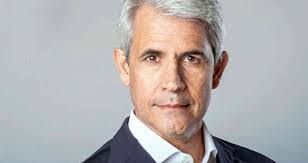 Felipe Davila's Instagram, Twitter & Facebook