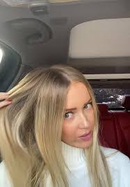 Lindsay Barber's Instagram, Twitter & Facebook