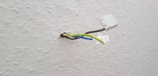 Aufputz steckdosen können als einfach steckdosen bestellt werden. Kann Man Eine Mehfachsteckdose Direkt An Kabel Aus Der Wand Anschliessen Technik Technologie Elektronik