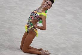 Почему на олимпиаде засудили дину аверину. Gosnovosti Rf Dina Averina Chempionka Mira Po Hudozhestvennoj Gimnastike V Uprazhnenii S Bulavami I Serebryanyj Prizyor V Uprazhnenii S Lentoj Arina Averina Vyigrala Zoloto S Lentoj I Bronzu S Bulavami