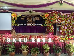 Oleh karena itu, produk dari bahan kayu dapat diberi hiasan ragam hias dengan teknik melukis. 240 Idea Hiasan Pentas Sekolah