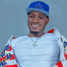 Love is a beautiful thing 😍♥️ Bonnie & Clyde wanawatakia jumapili njema.  #WeAreEverywhere