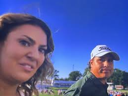 Amanda with the photobomb : r/golf