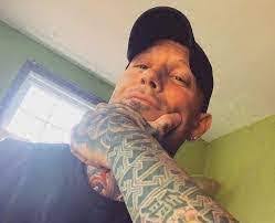 Sean Degraw's Instagram, Twitter & Facebook