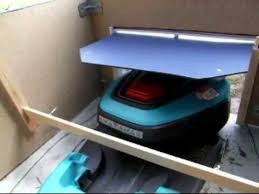Gardena R40li Klappe Garage Automower Youtube Mahroboter Garage Selber Bauen Rasenroboter Garage Rasenmaher Roboter Garage