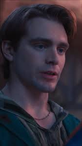 When you're smiling, the whole world smiles with you. Joker: Folie à Deux